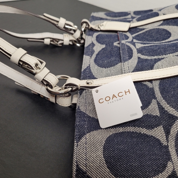 Coach Hampton Denim Large Signature Tote - Picture 3 of 12